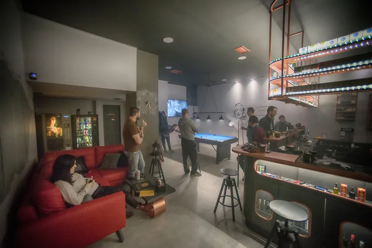 Φωτογραφία 16 — The Vape Corner Lounge — Σολάρι